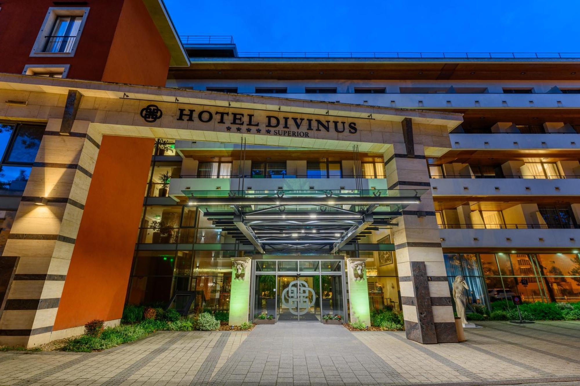 Hotel Divinus Debrecen Exterior foto